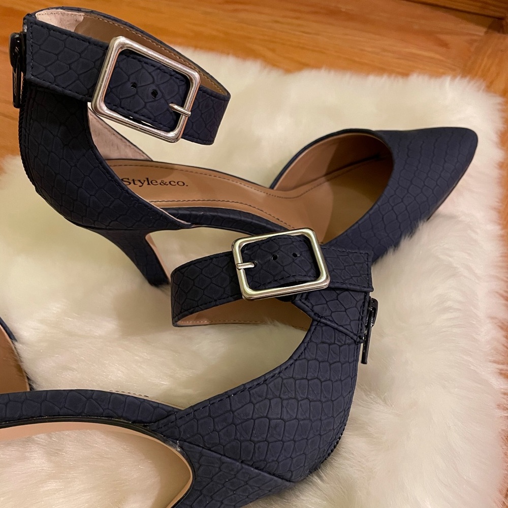 New royal blue pointed-toe ankle-strap pumps w/box - Picture 4 of 11